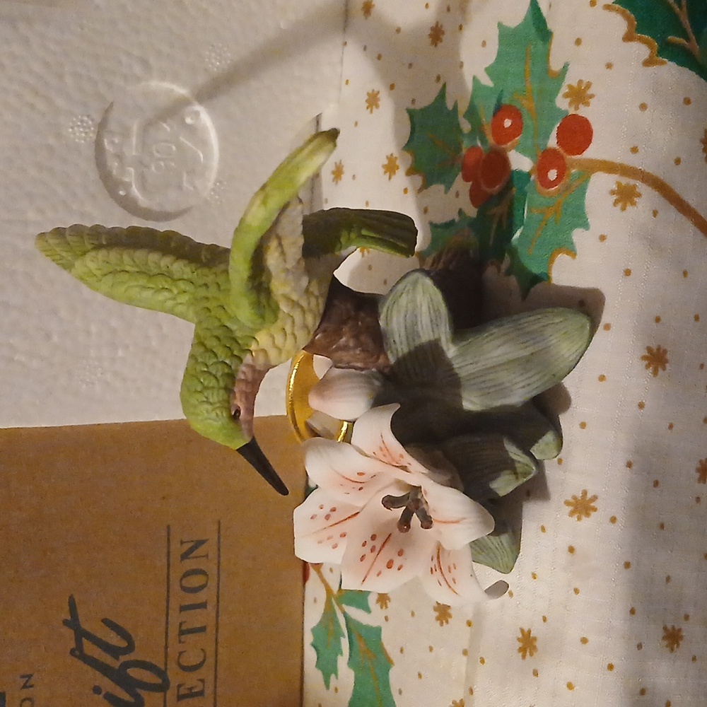 Avon Hummingbird Candleholder - Picture 4 of 7